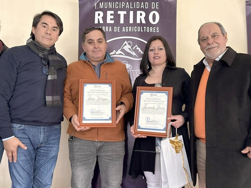 Retiro certifica a dirigentes vecinales en Escuela de Formación sobre Ley 19.418