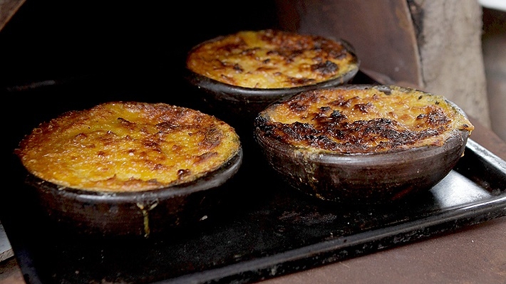Guía culinaria ubica al pastel de choclo en el segundo lugar de los mejores guisos del mundo: Bajó un puesto en relación a 2023
