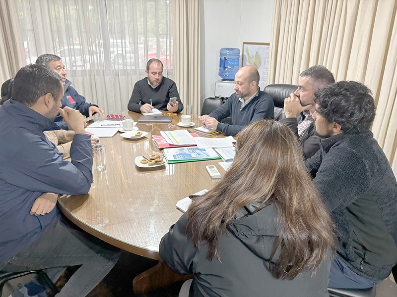 Alcalde de Longaví y Seremi de Obras Públicas anuncian instalación de resaltos vehiculares en ruta L-535