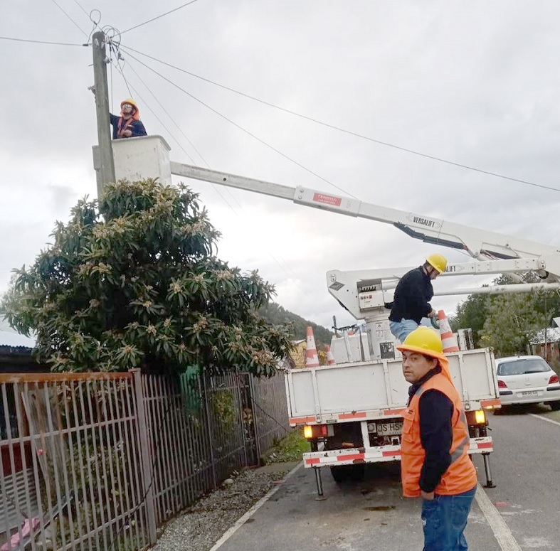 Linares: Villa el Naranjal de Vega Ancoa logra luminarias públicas