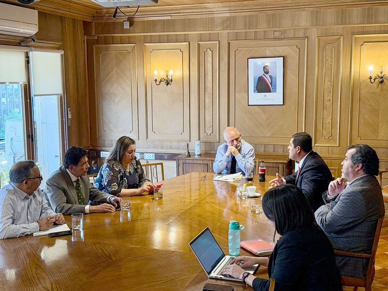 Alcalde abordó con autoridades de gobierno la adquisición de los terrenos de Iansa para futuros conjuntos habitacionales  