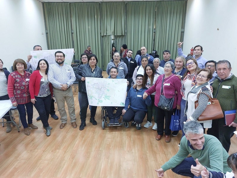 Vecinos de Linares se reúnen en primera jornada de participación ciudadana para mejorar la movilidad y el transporte público