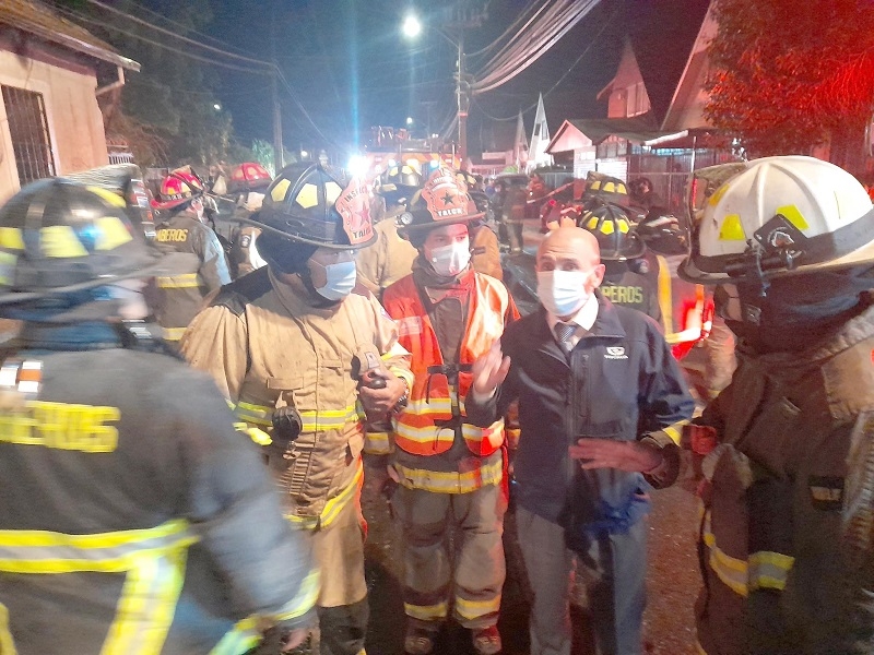 Talca: 4 fallecidos deja incendio en recinto ex hogar de menores