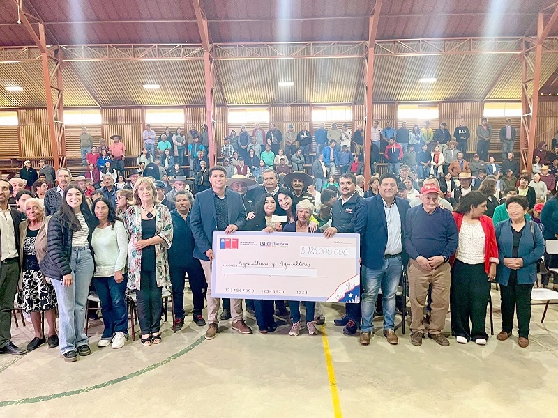 Más de 300 agricultores recibieron bonos de reactivación productiva en Vichuquén