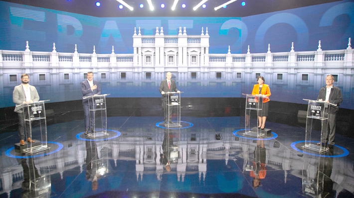 Sobrecalentamiento, crecimiento e inversión: Los ejes económicos que los expertos extrañan en el debate presidencial