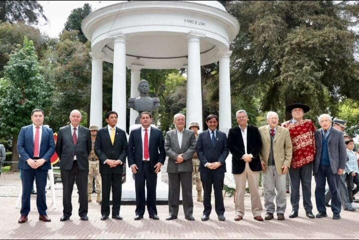 Premiaron a linarenses destacados como "Patriotas" 