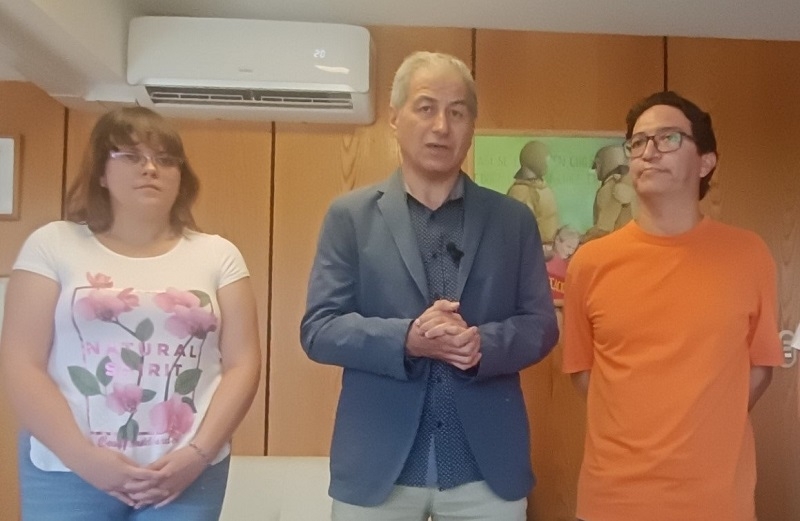 Colegio de Profesores gana demanda laboral a favor del docente agredido por alumno: lo consideran un precedente