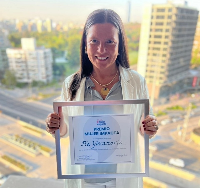 Maulina obtiene recibe el premio Mujer impacta en la categoría “Desarrollo Territorial” 