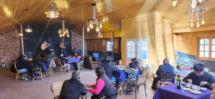 Alturas de Longaví crea “El Refugio”, un nuevo espacio de tradición y música en la montaña 
