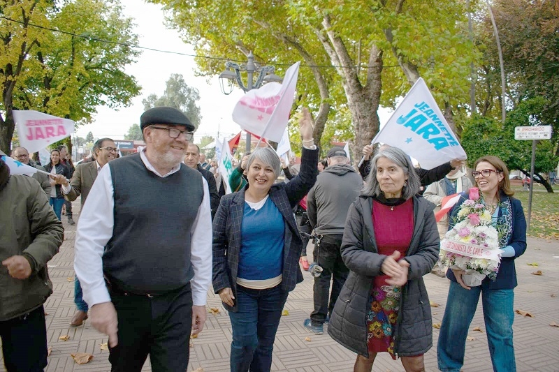Elecciones 2025: candidata presidencial Jeannette Jara (PC) inició recorrido en Linares de primarias del oficialismo