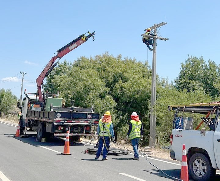 CGE invierte más de $120 millones para potenciar servicio eléctrico  en Cauquenes