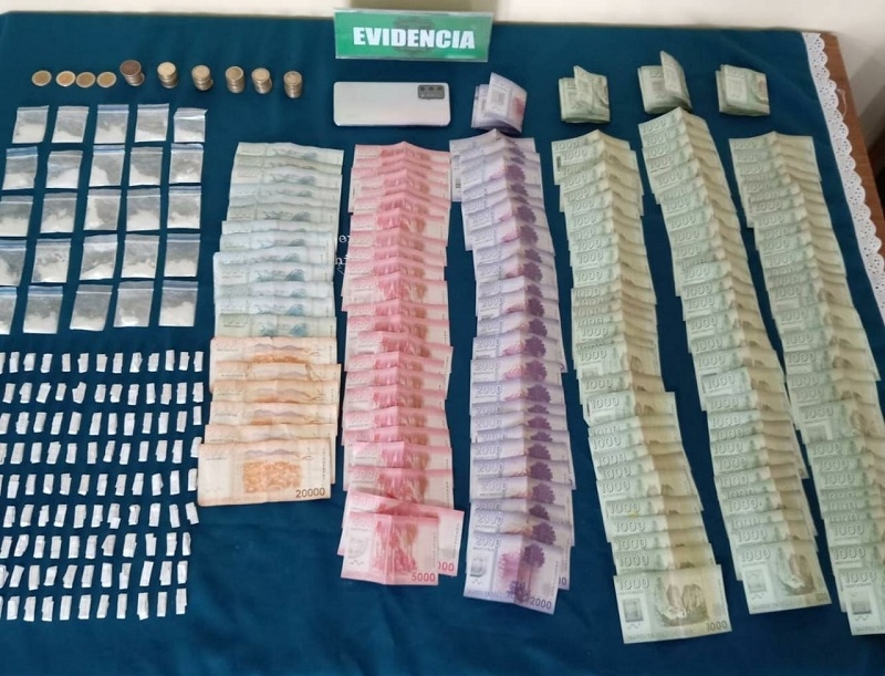 Linares:  Carabineros detuvo a un sujeto por el delito de microtráfico en plena vía pública