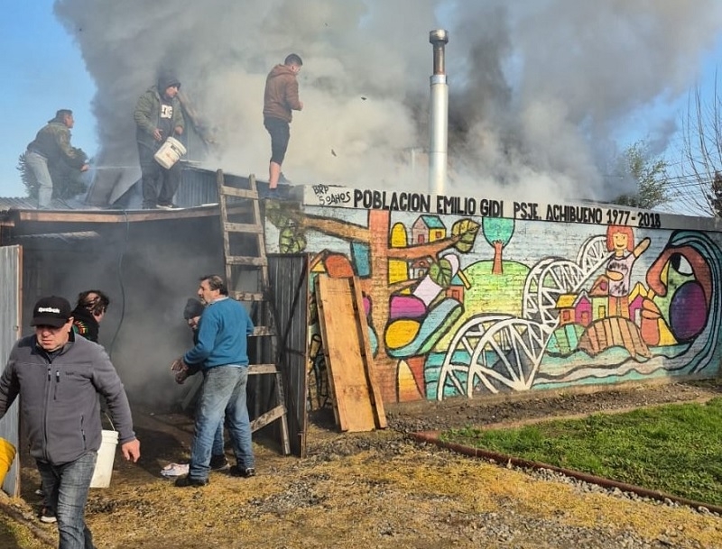 Linares: incendio provoca daños en vivienda de Población Emilio Gidi