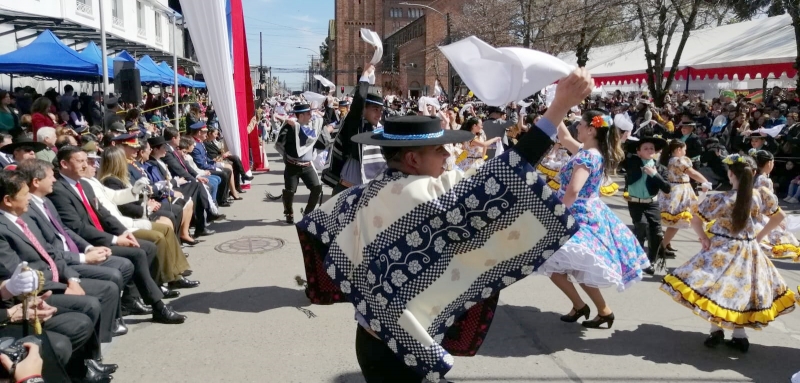 Imágenes de celebración de Fiestas Patrias en Linares