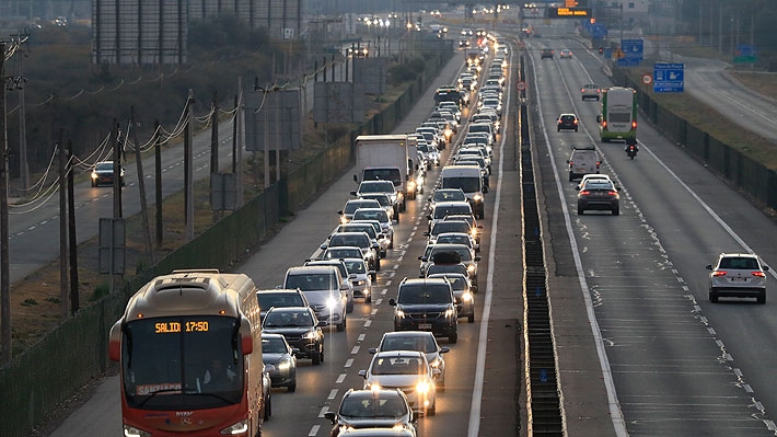 Fin de semana largo: MOP estima que cerca de 417 mil vehículos saldrán de la Región Metropolitana