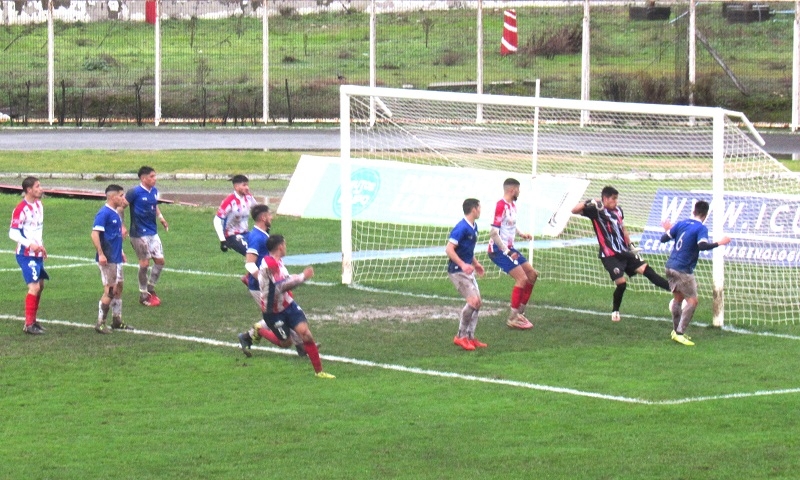 Bajo un diluvio: Albirrojos lograron clasificar a la liguilla final faltando tres fechas para el término del torneo 