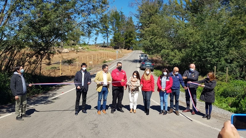 MOP inauguró pavimentación de dos  caminos rurales en Cauquenes