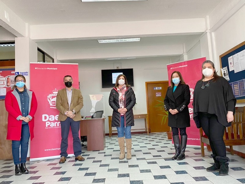  Alcaldesa de Parral inició cursos de educación cívica en establecimiento municipales de la comuna