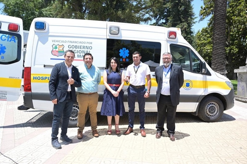 Gobierno Regional del Maule entregó seis ambulancias para el Hospital Regional y de Cauquenes 