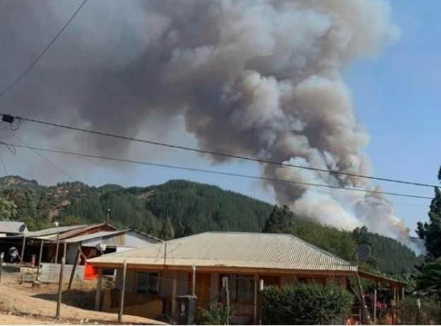 SIGUEN INCENDIOS FORESTALES  Y CRECE AYUDA EN HIDRATACION 