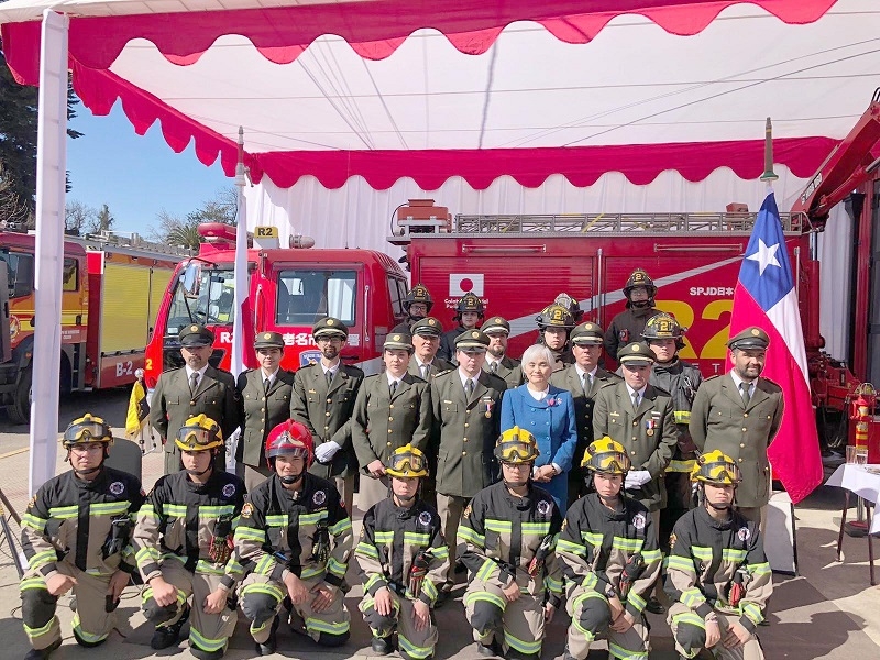 Cuerpo de Bomberos de Colbún recibió carro de rescate donado por la Embajada de Japón