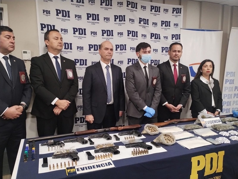 Ocho detenidos y decomiso de armas y drogas tras amplio operativo de la PDI en Longaví, Yerbas Buenas y Linares