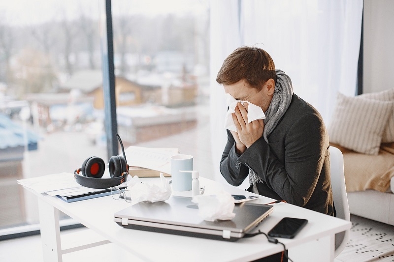 Época de virus respiratorios: Tips para no contagiarse en la oficina