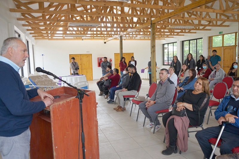 Pacientes del programa postrados de Longaví recibieron 15 catres clínicos