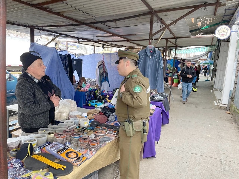 Linares: Carabineros refuerza las recomendaciones preventivas y de seguridad para evitar robos desde locales comerciales