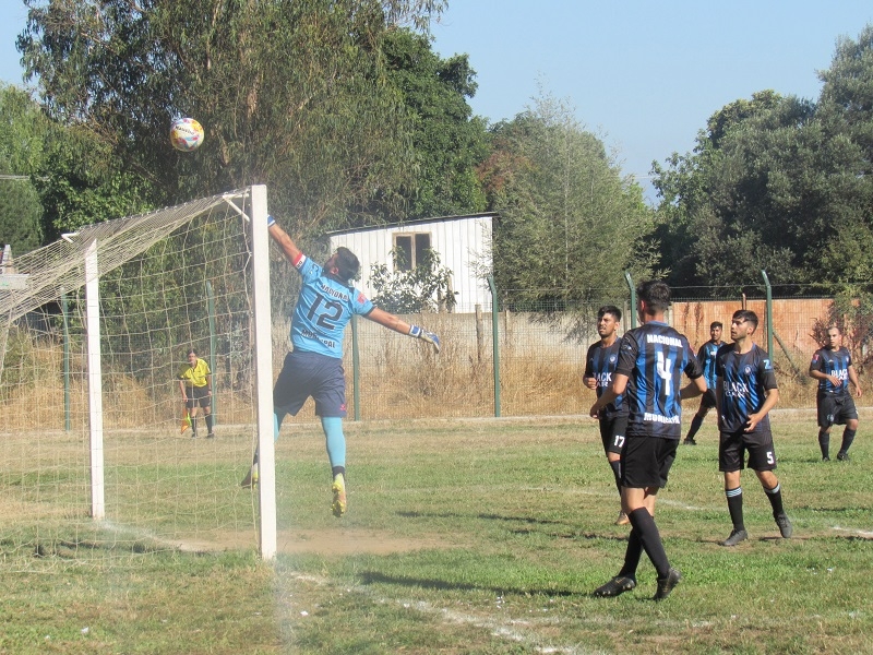 Municipio apoya mejorar canchas del fútbol amateur de Linares