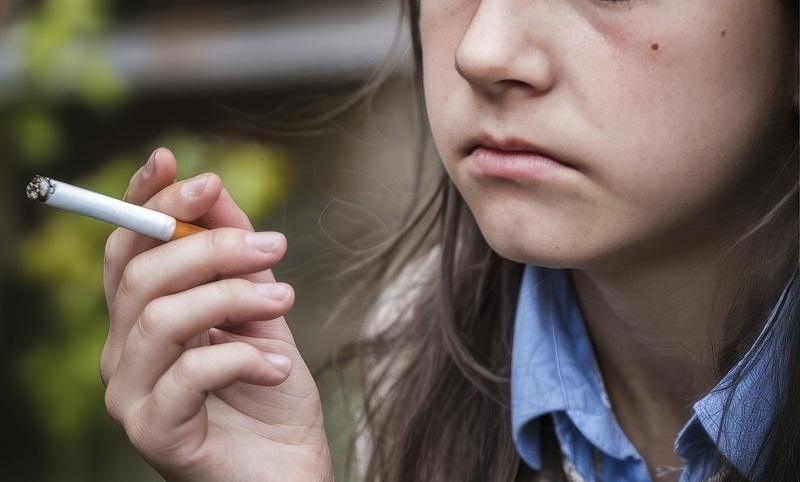 Analizan aumento de consumo de drogas en adolescentes chilenas
