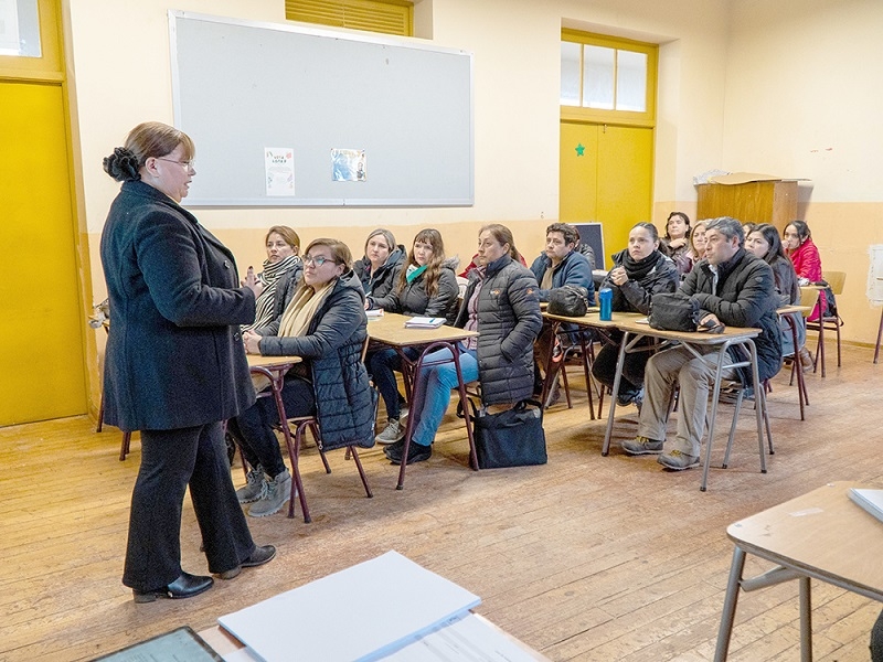 Maule Costa: Docentes de matemáticas se forman en uso didáctico de programa Sumo Primero