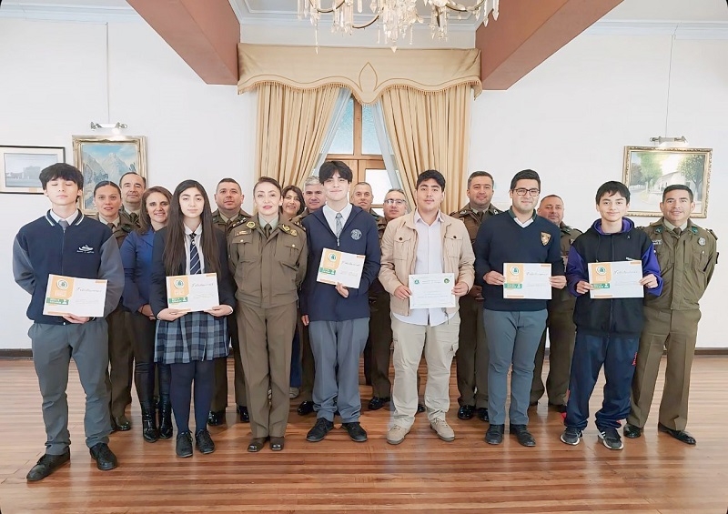 CARABINEROS ENTREGÓ BECAS DE ESTUDIO PARA LOS HIJOS DE SUS FUNCIONARIOS DEL MAULE