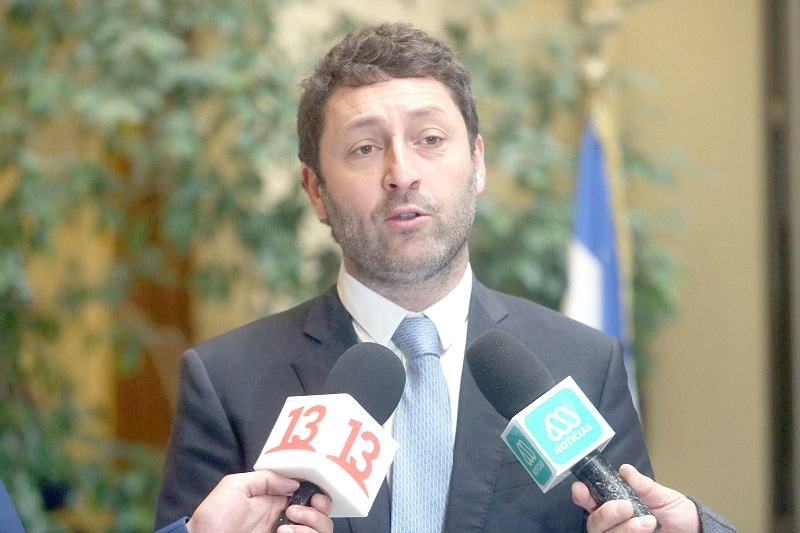 Diputado Juan Antonio Coloma tras el alza por parte del SII