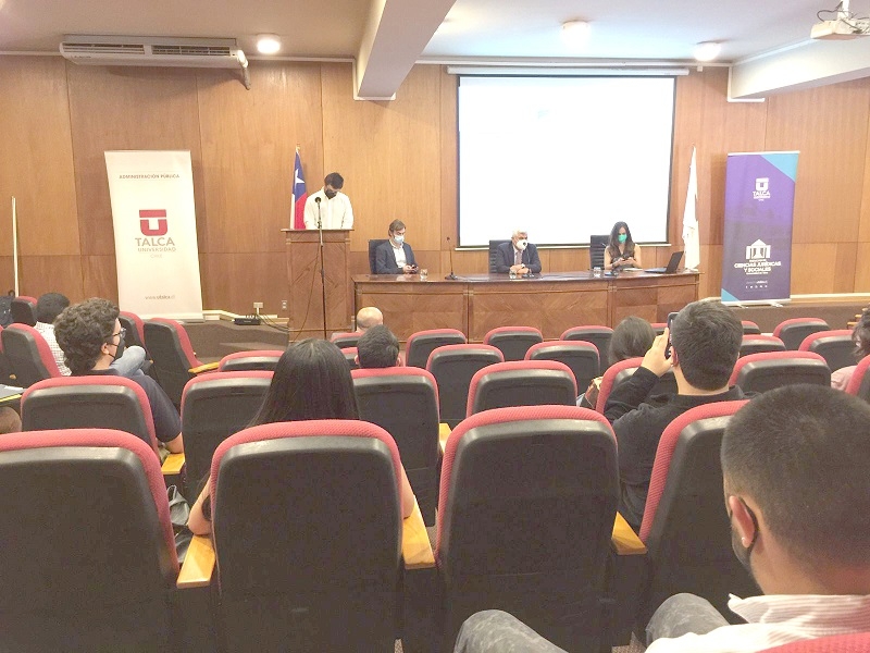 CPLT expone sobre futuro y desafíos de la transparencia ante alumnos de la Utalca