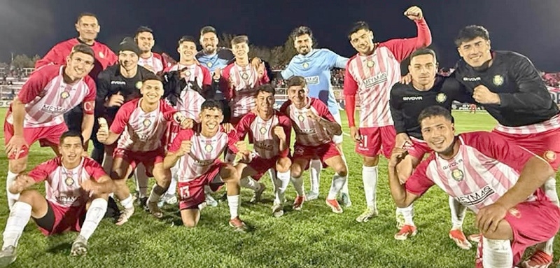 Albirrojos dieron vuelta el partido y sumaron tres puntos valiosos ante Melipilla 