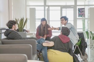 Jóvenes chilenos tras la pandemia: tecnófilos, diversos y globales 