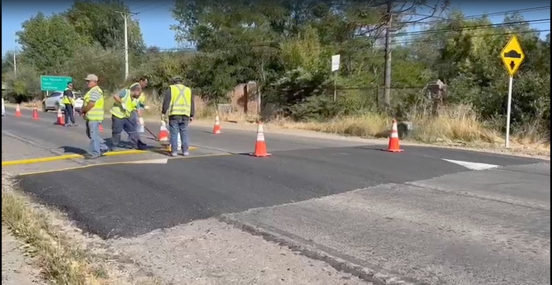 Alcalde destaca demarcación de lomo de toro en cruce San Juan, camino a Panimávida
