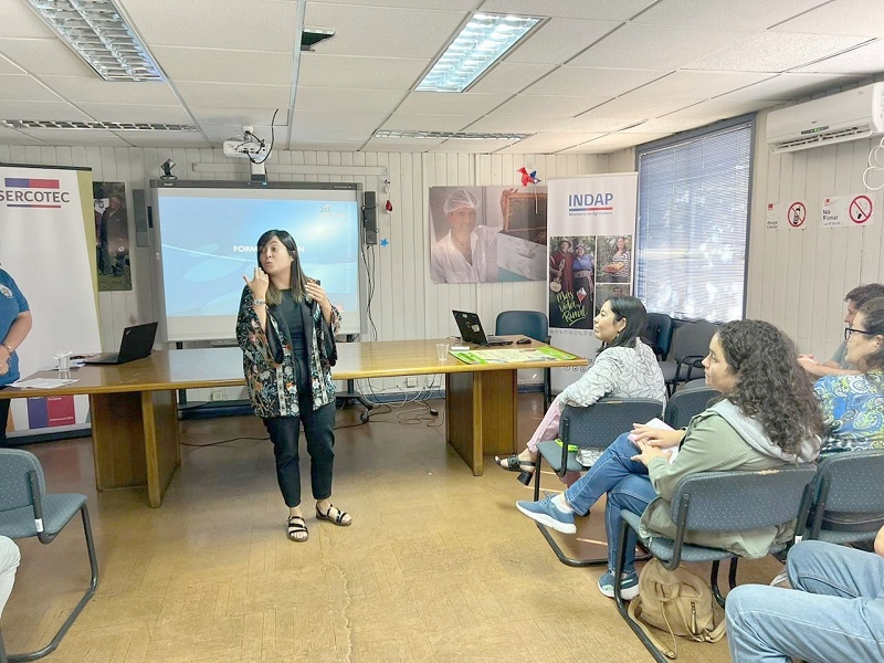Avicultores del Maule se capacitan en herramientas de fomento y formalización