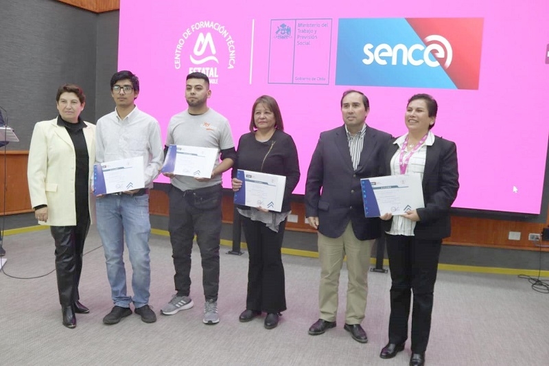Linarenses se certifican en cursos Sence de  continuidad de estudios en CFT Estatal del Maule
