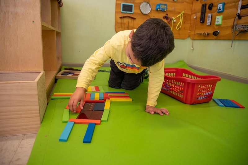 ¿Cómo divertirnos junto a niños y niñas en casa?