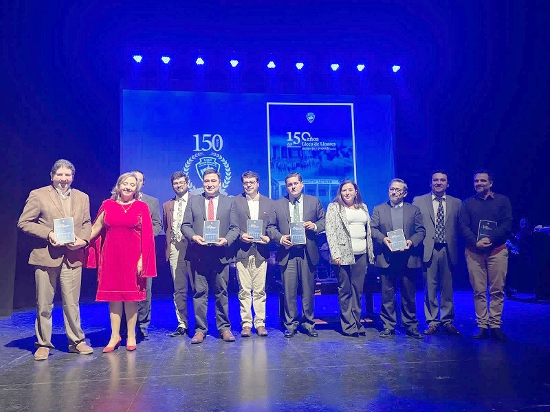 En Aniversario: Liceo Valentín Letelier presentó el libro “150 años del Liceo de Linares, memoria y presente”