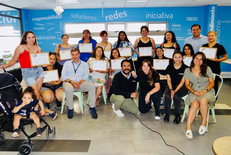 Emprendedoras de Talca y Linares recibieron capacitaciones y recursos del FOSIS
