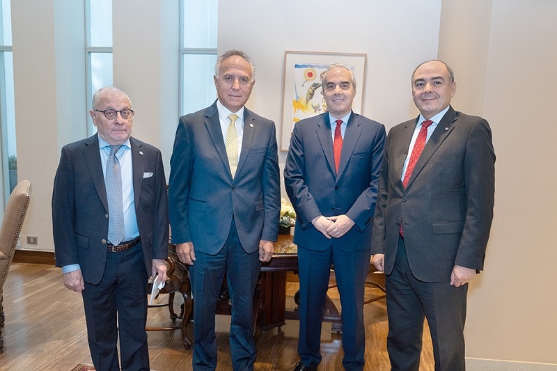 Con mirada regional e internacional: Universidad Autónoma inauguró su año académico con charla del embajador Jorge Faurie