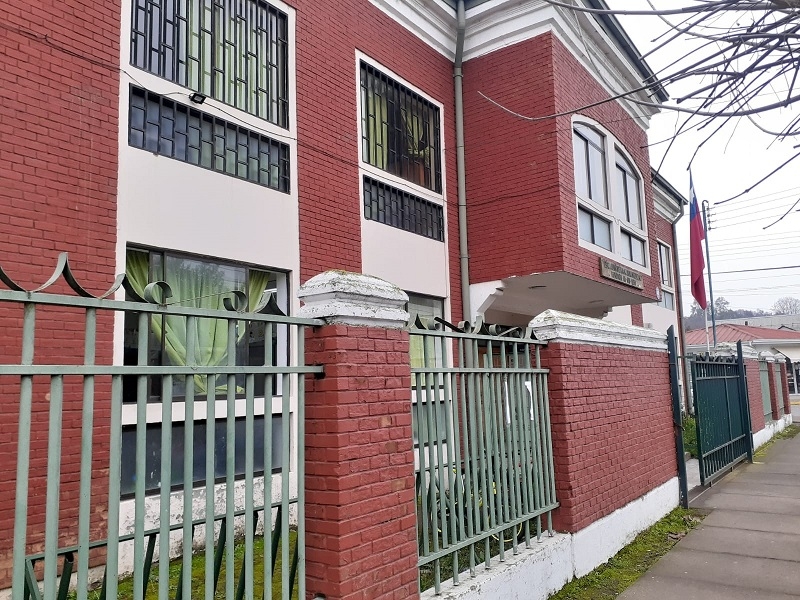 Funcionarios de Educación de Longaví emiten declaración por agresión de apoderado en escuela Juan de la Cruz Domínguez