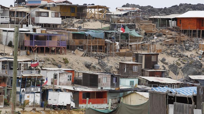 Regiones del norte concentran el 70% de las tomas de terrenos fiscales en el país: Antofagasta lidera