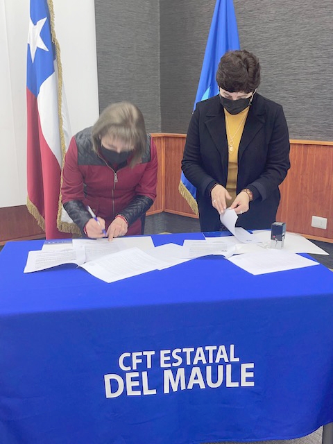 En Linares: CFT Estatal del Maule firma convenio de colaboración con Instituto Javiera Carrera 