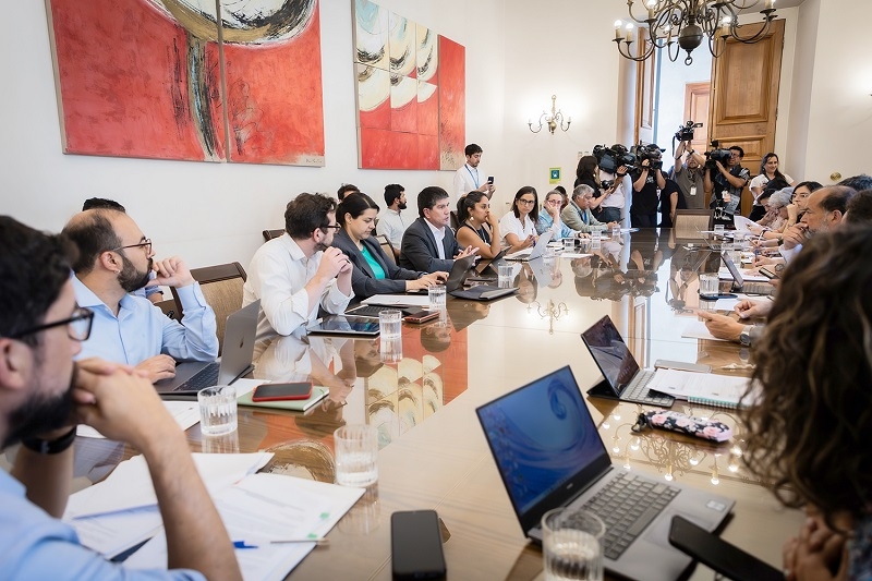 Subdere transfiere más de $820 millones a municipios afectados por los incendios forestales en la Región de Valparaíso