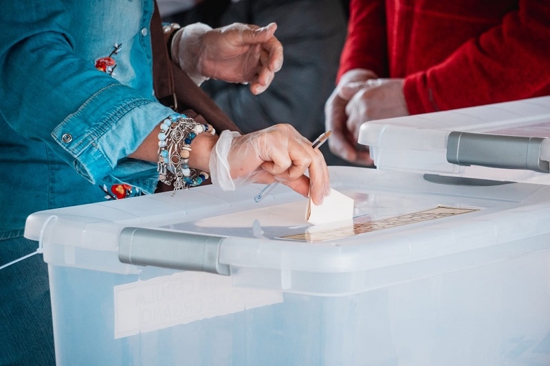 Reforma al sistema político y electoral: aprueban mecanismo transitorio de fusión de partidos