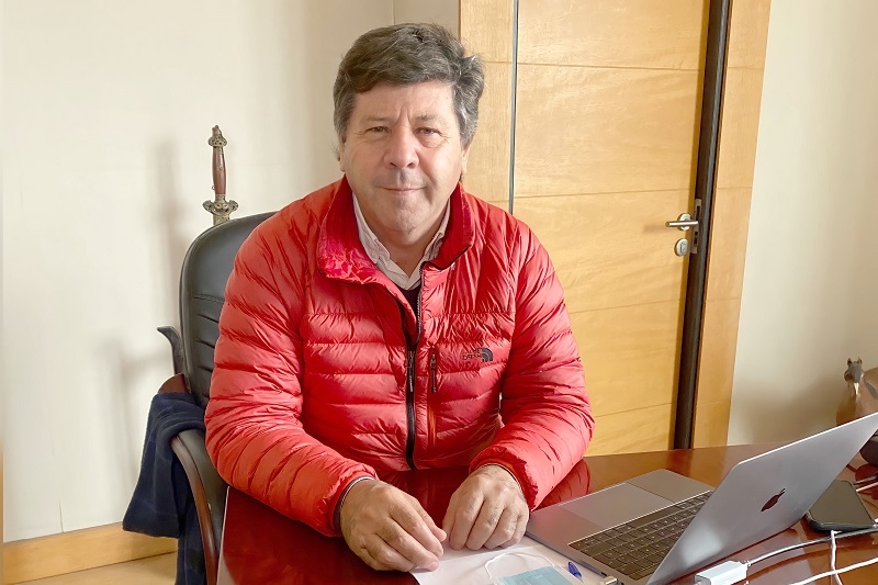 Senador Castro presentó proyecto para que arrendatarios pongan a su nombre deudas de servicios básicos